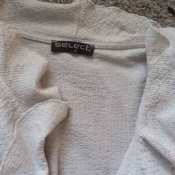 Beige Ruffle Crop Top - Picture 3 of 4